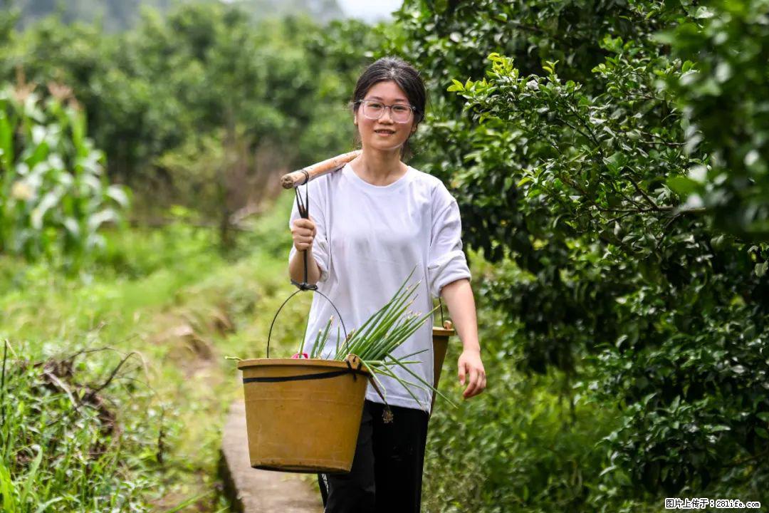 全网追的“扁担女孩”,找了一份暑假工,时薪12元 - 呼伦贝尔生活资讯 - 呼伦贝尔28生活网 hlbe.28life.com